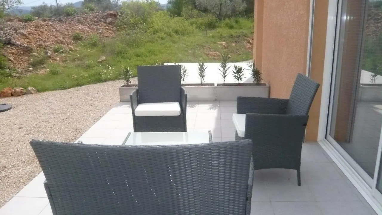 Bed & Breakfast Chambres D'Hotes, B&B Climatisees La Borrellienne Saint-Maximin-la-Sainte-Baume France